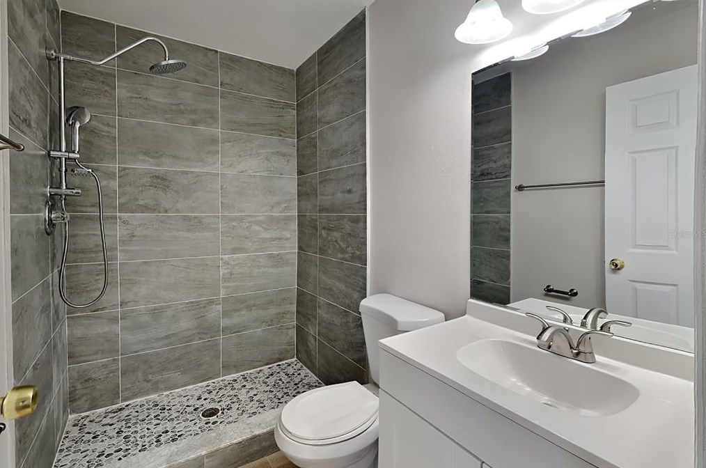 1922 Fiesta Ridge Ct, Tampa FL 33604-7700 exterior