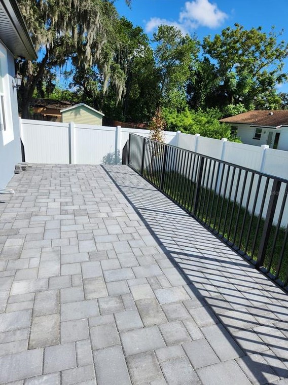 10007 Ojus Dr, Tampa FL 33617-3931 exterior