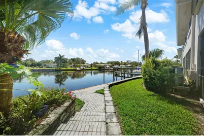 1661 Watermark Circle NE #C, Saint Petersburg, FL 33702 - Photo 31