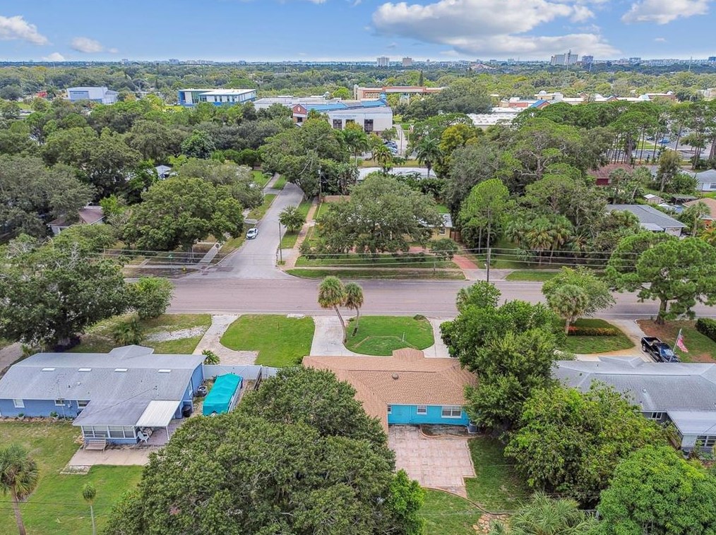 6711 9 Ave, Saint Petersburg FL  33710-6139 exterior