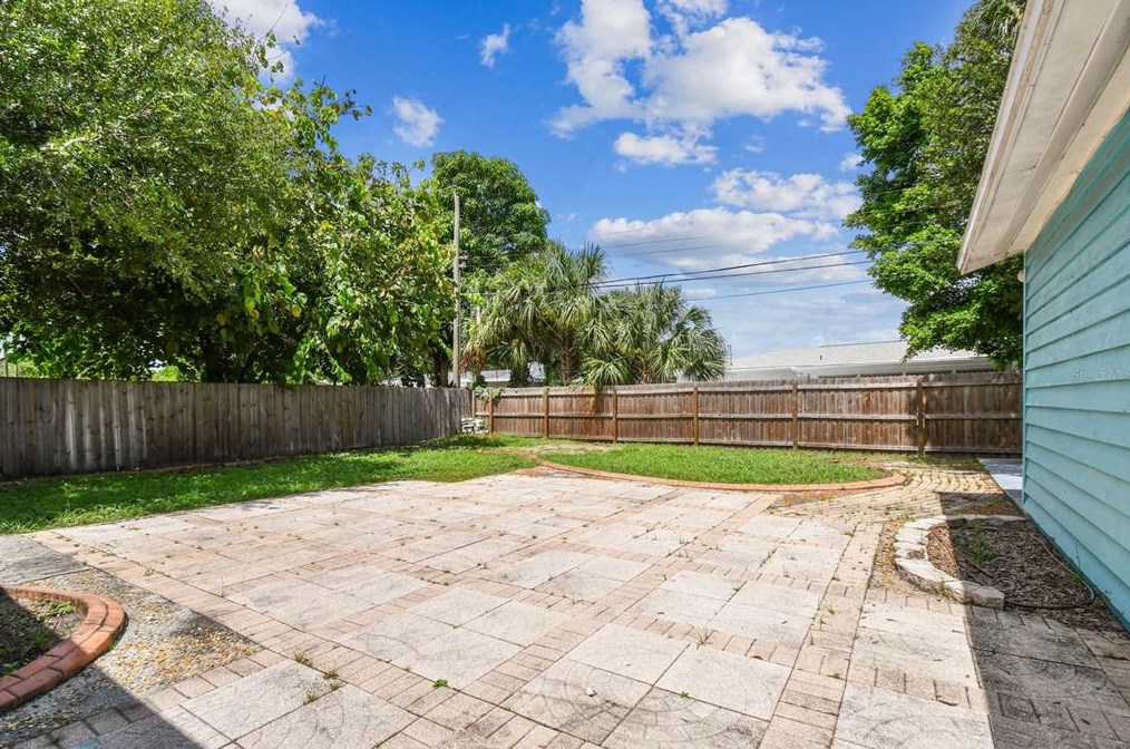 6711 9 Ave, Saint Petersburg FL  33710-6139 exterior