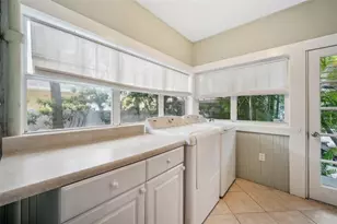 455 13 Th Ave NE, Saint Petersburg, FL 33701 - Photo 45