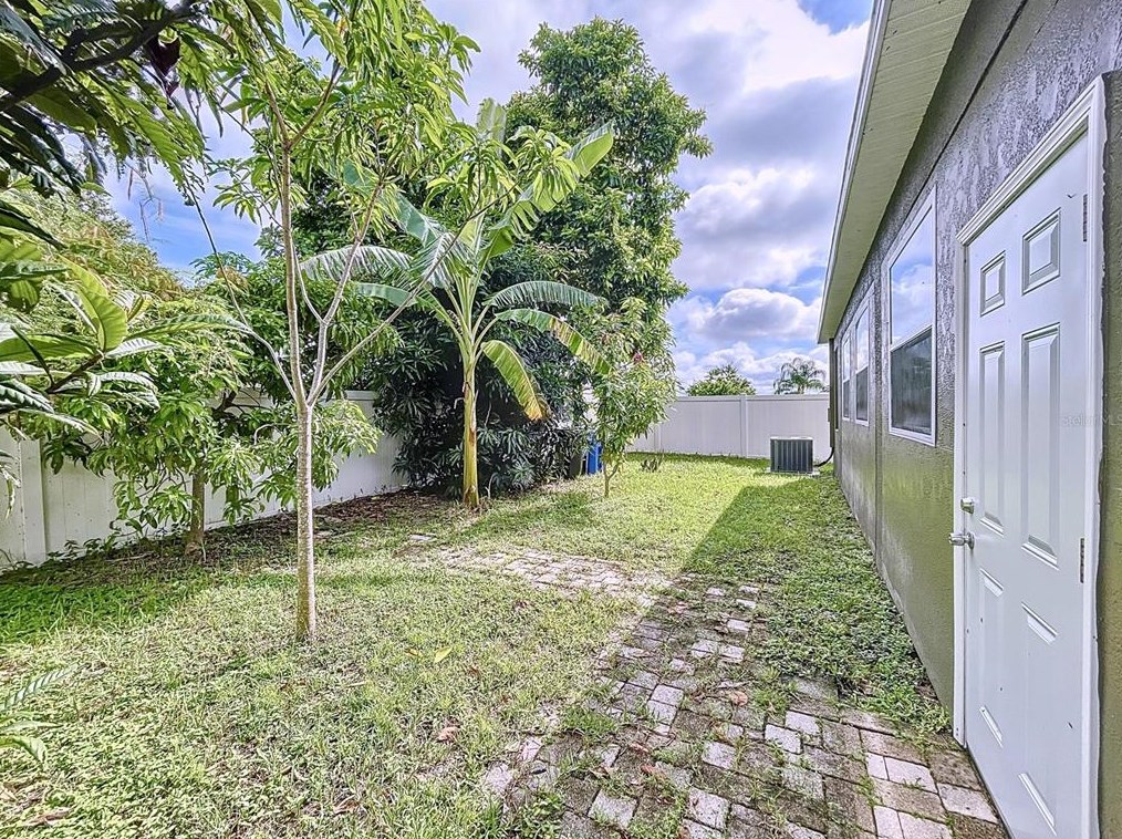 13407 Graham Yarden Dr, Riverview FL 33579-2391 exterior