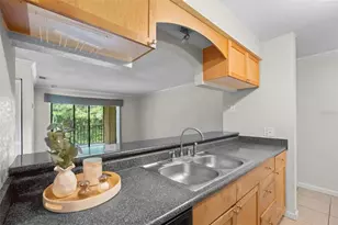 10100 Sailwinds Blvd N, Largo, FL 33773 - Photo 3