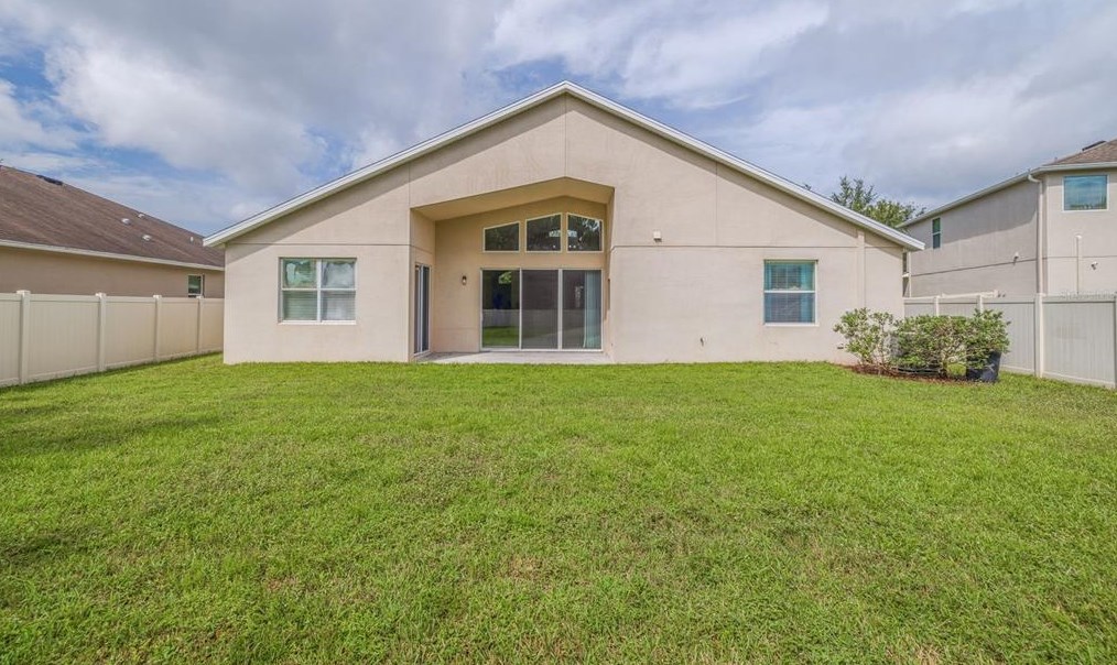 10831 Breaking Rocks Dr, Tampa FL 33647-3585 exterior