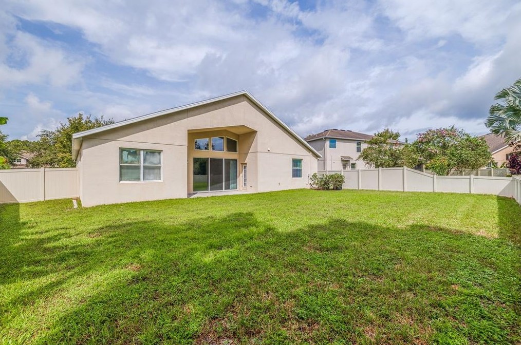 10831 Breaking Rocks Dr, Tampa FL 33647-3585 exterior