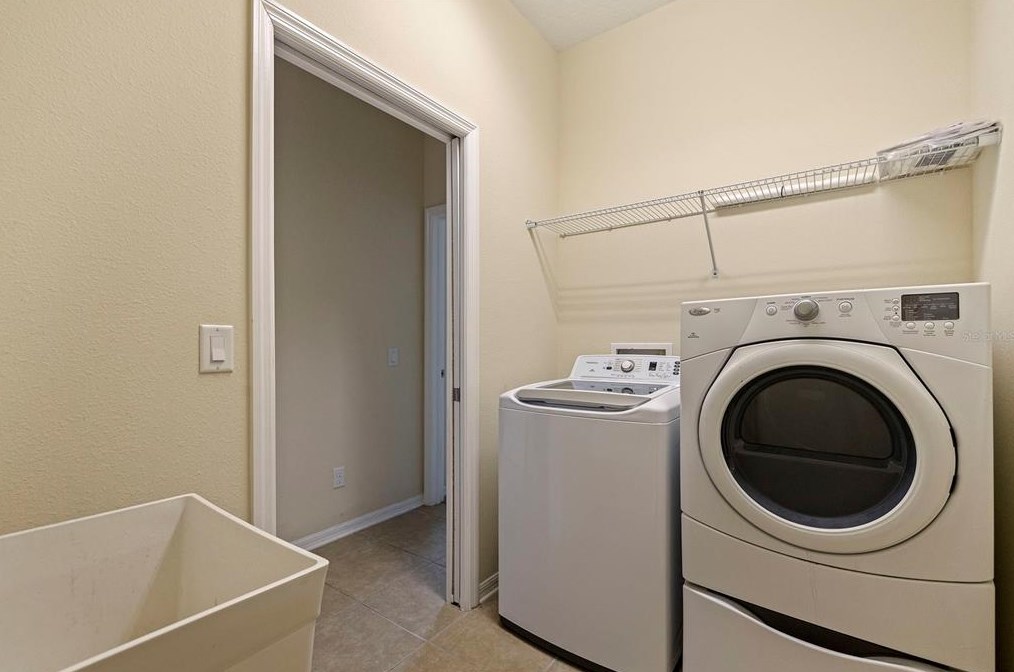 10831 Breaking Rocks Dr, Tampa FL 33647-3585 exterior