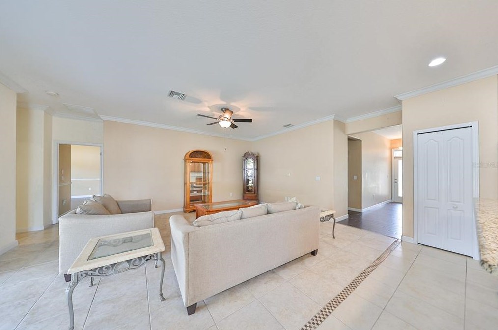 13202 Graham Yarden Dr, Riverview FL 33579-2386 exterior