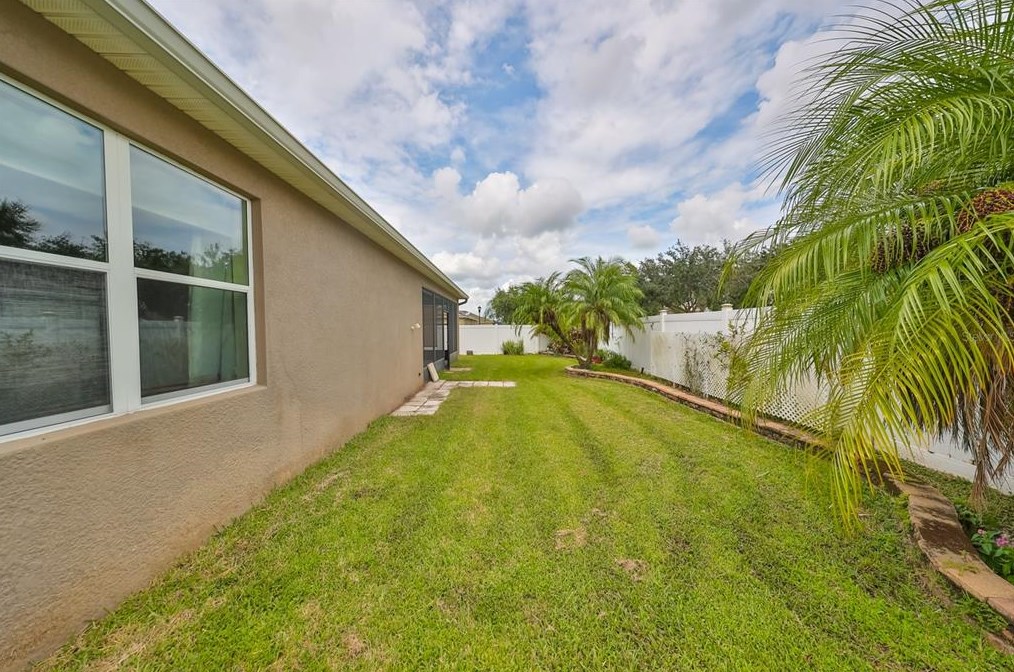 13202 Graham Yarden Dr, Riverview FL 33579-2386 exterior