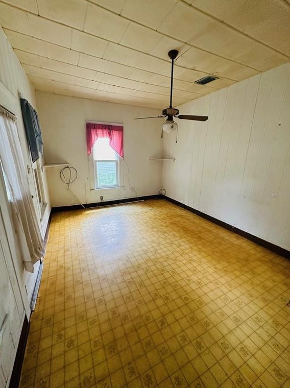 1101 32 Ave, Tampa FL 33619-1403 exterior