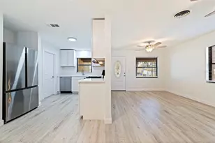 231 93rd Ave N, Saint Petersburg, FL 33702 - Photo 9