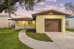 231 93rd Ave N, Saint Petersburg, FL 33702 - Photo 1