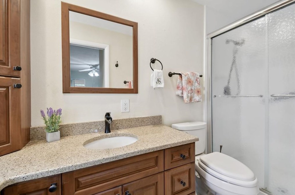 10221 Imperial Pt Dr, Largo FL 33774-5018 exterior