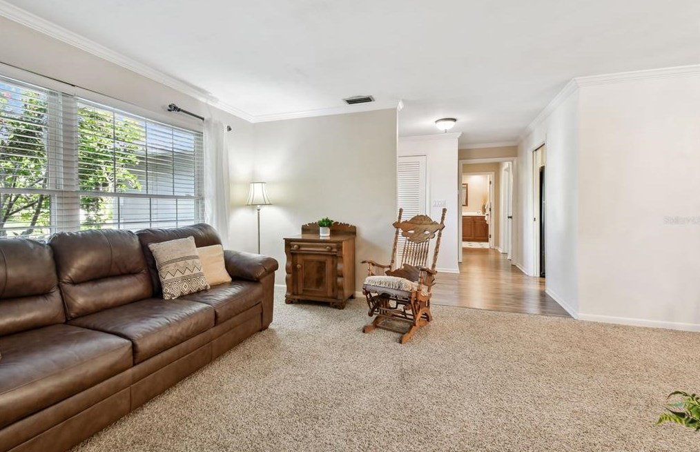 10221 Imperial Pt Dr, Largo FL 33774-5018 exterior