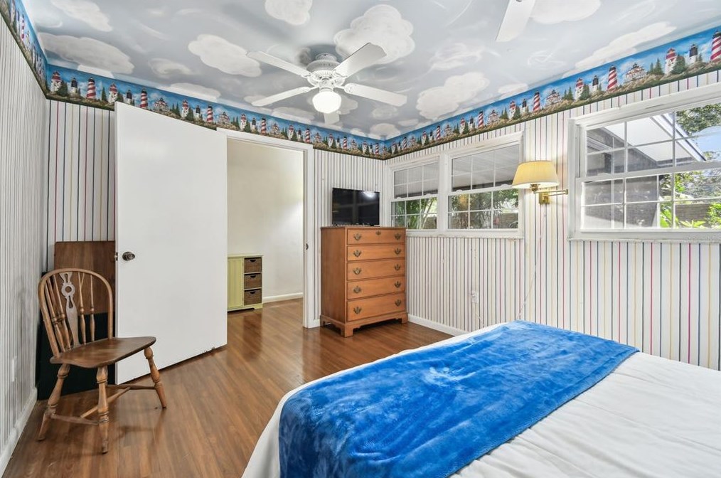 10221 Imperial Pt Dr, Largo FL 33774-5018 exterior