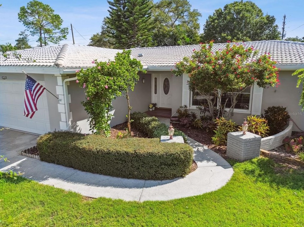 10221 Imperial Pt Dr, Largo FL 33774-5018 exterior