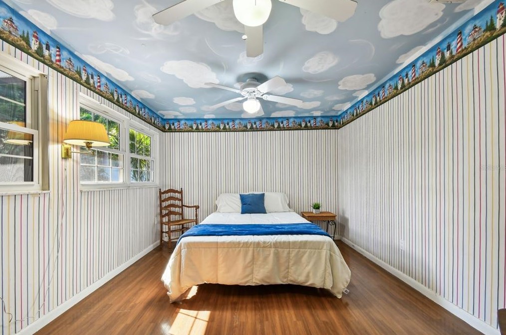 10221 Imperial Pt Dr, Largo FL 33774-5018 exterior