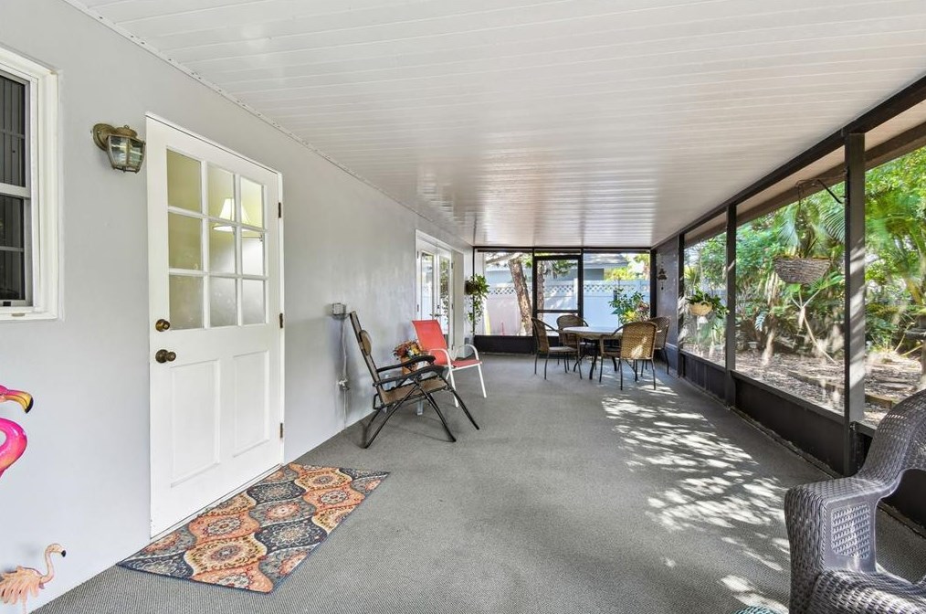 10221 Imperial Pt Dr, Largo FL 33774-5018 exterior