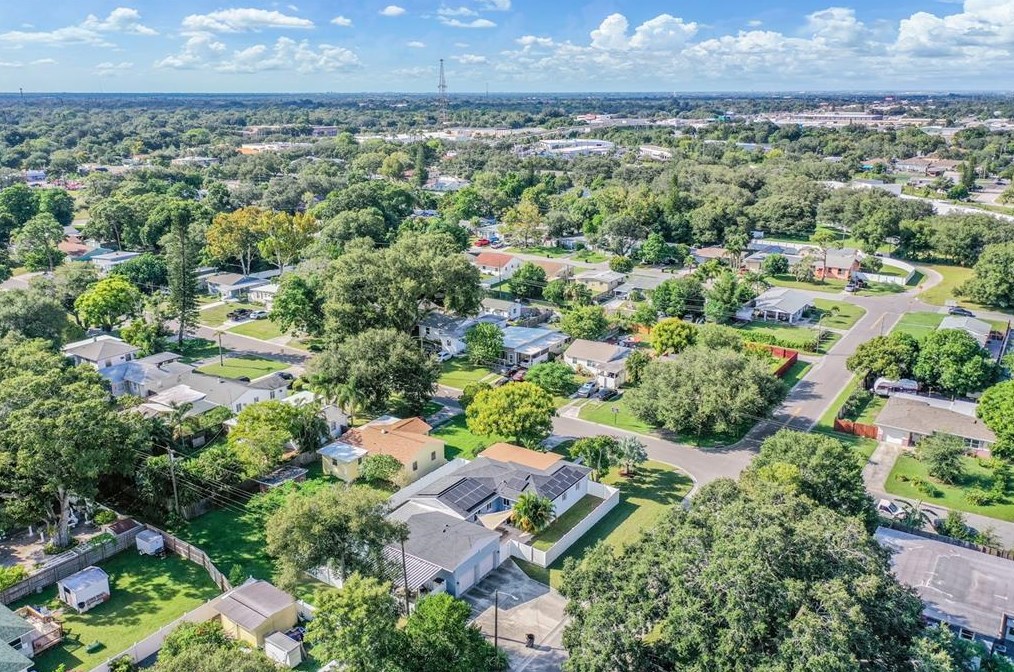 3100 34 Ave, Saint Petersburg FL  33713-1523 exterior