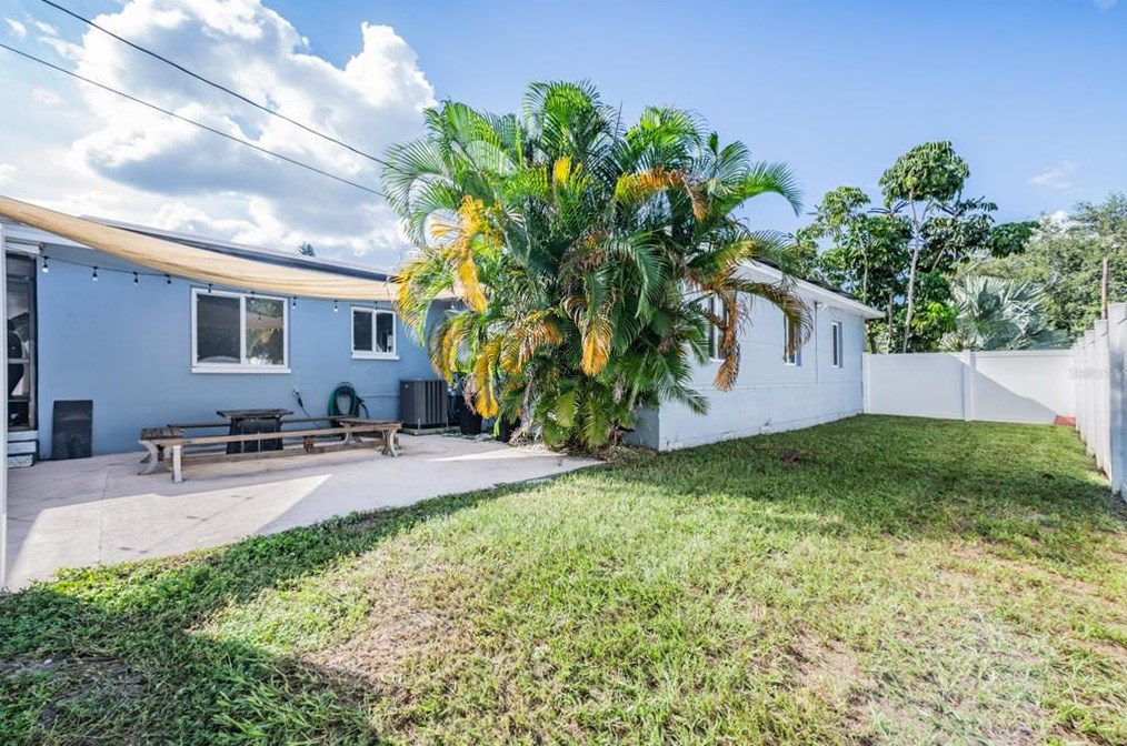 3100 34 Ave, Saint Petersburg FL  33713-1523 exterior