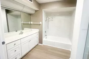 3280 Southfield Ln, Sarasota, FL 34239 - Photo 13