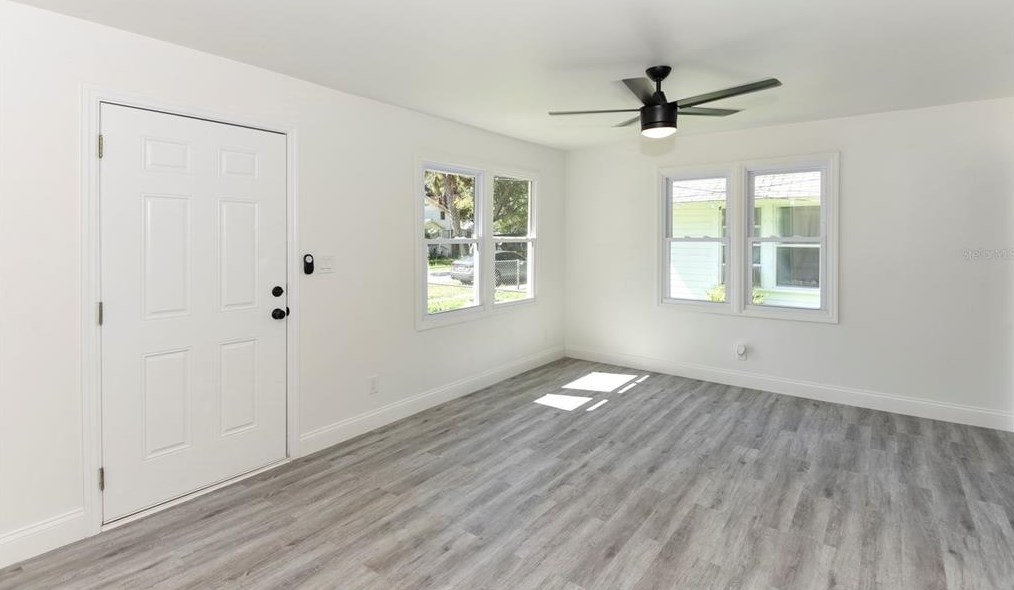 138 Kingston Ave, Daytona Beach FL 32114-2175 exterior