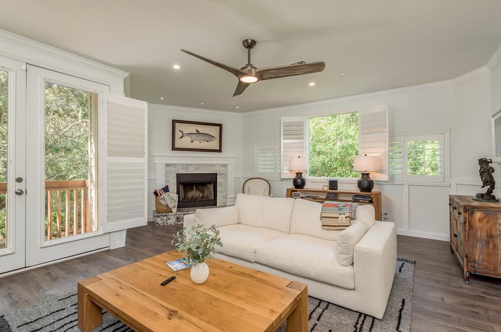 1345 Curlew Rd, Dunedin FL 34698-1924 exterior