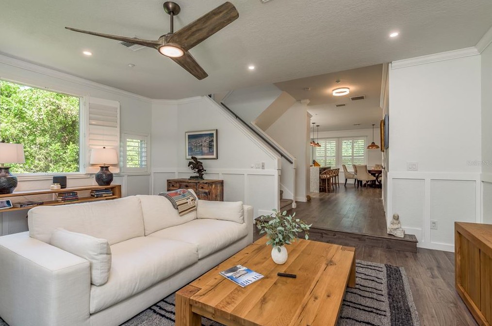 1345 Curlew Rd, Dunedin FL 34698-1924 exterior