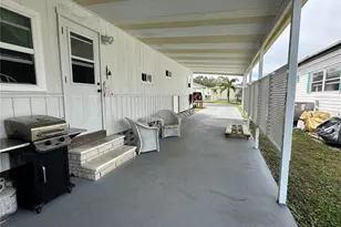 363 Mt Richmond Ave NE, Saint Petersburg, FL 33702 - Photo 5