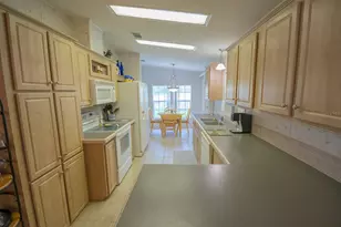 37449 Gill Ave, Zephyrhills, FL 33541 - Photo 3