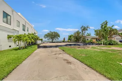 6151 Bayou Grande Boulevard NE, Saint Petersburg, FL 33703 - Photo 17