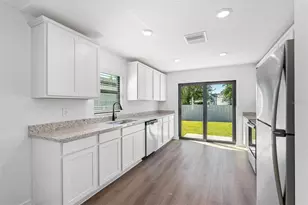 29650 Fedora Cir, Brooksville, FL 34602 - Photo 3