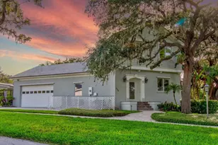518 Riverside Dr, Tarpon Springs, FL 34689 - Photo 5