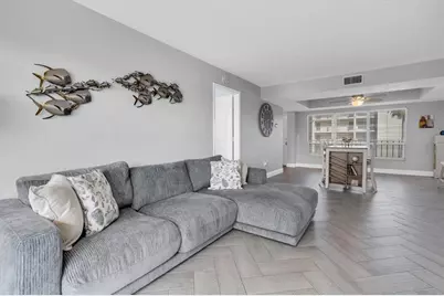 9000 Commodore Drive #401, Seminole, FL 33776 - Photo 5