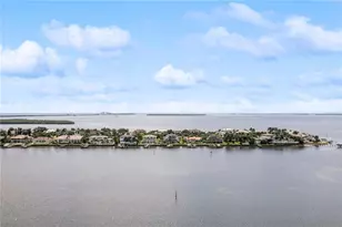 5200 Brittany Dr S, Saint Petersburg, FL 33715 - Photo 23