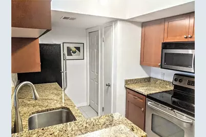 10200 Gandy Boulevard N #921, Saint Petersburg, FL 33702 - Photo 11