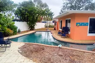 552 Tradewinds Dr, Dunedin, FL 34698 - Photo 11