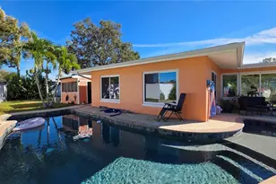 552 Tradewinds Dr, Dunedin, FL 34698 - Photo 55