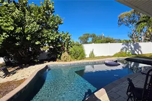 552 Tradewinds Dr, Dunedin, FL 34698 - Photo 45