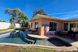 552 Tradewinds Dr, Dunedin, FL 34698 - Photo 59