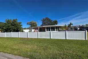 552 Tradewinds Dr, Dunedin, FL 34698 - Photo 23