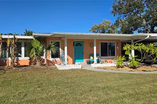 552 Tradewinds Dr, Dunedin, FL 34698 - Photo 9