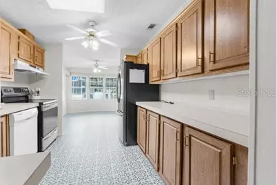 34124 Estates Lane, Wesley Chapel, FL 33543 - Photo 13