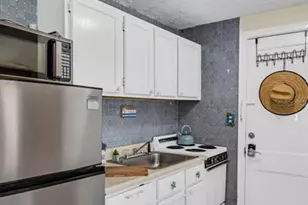 483 E Shore Dr, Clearwater Beach, FL 33767 - Photo 9