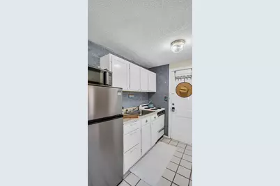 483 E Shore Drive #D4, Clearwater Beach, FL 33767 - Photo 13