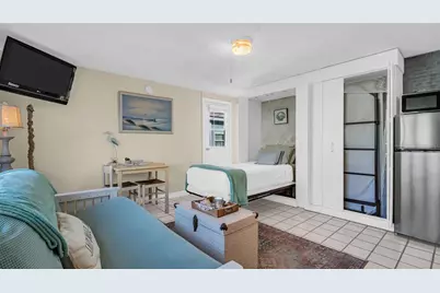 483 E Shore Drive #D4, Clearwater Beach, FL 33767 - Photo 7