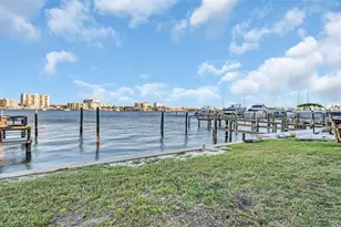 483 E Shore Dr, Clearwater Beach, FL 33767 - Photo 11