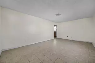 1005 Lake Palms Dr, Largo, FL 33771 - Photo 3
