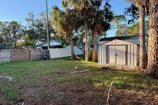 1711 Michigan Ave NE, Saint Petersburg, FL 33703 - Photo 9