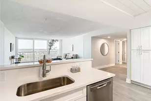 400 Island Way, Clearwater Beach, FL 33767 - Photo 11